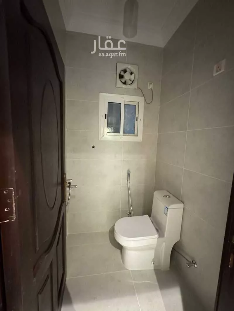 عمارة 650 م² في الورود 7