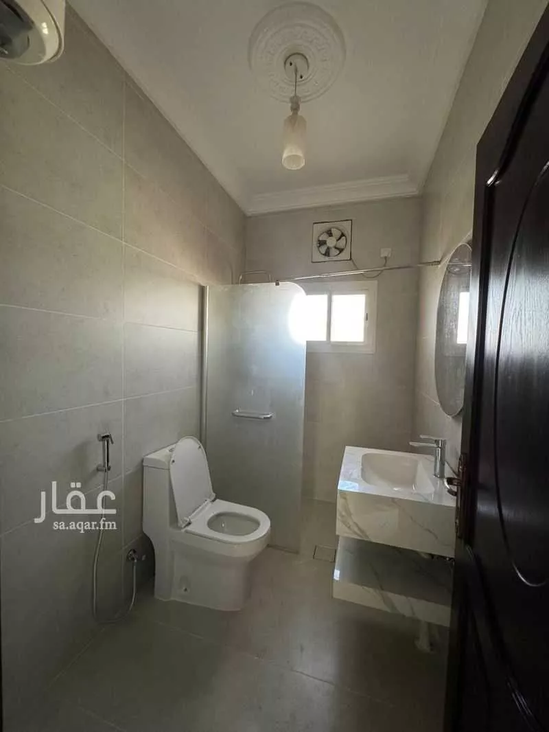 عمارة 650 م² في الورود 9