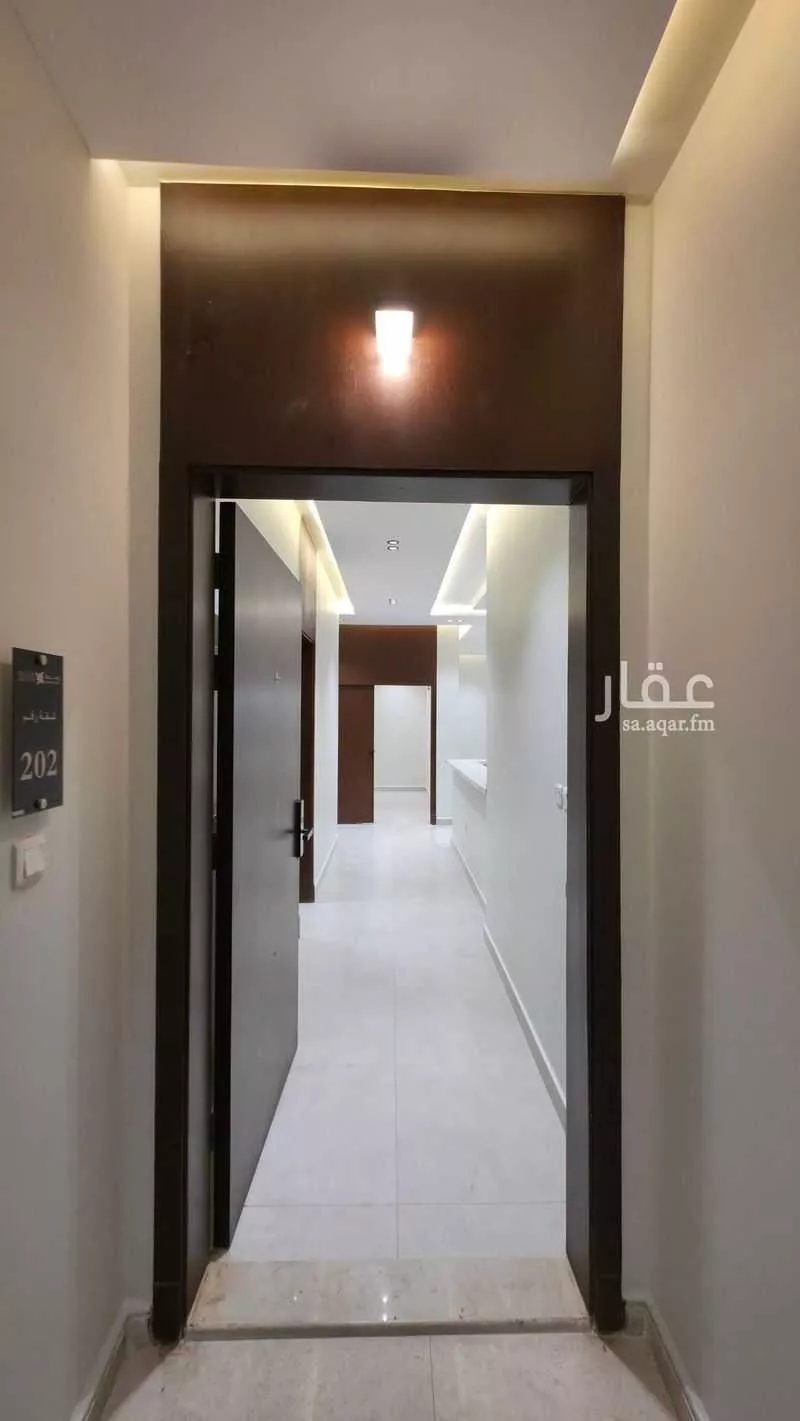 عمارة 638 م² في العزيزية 4