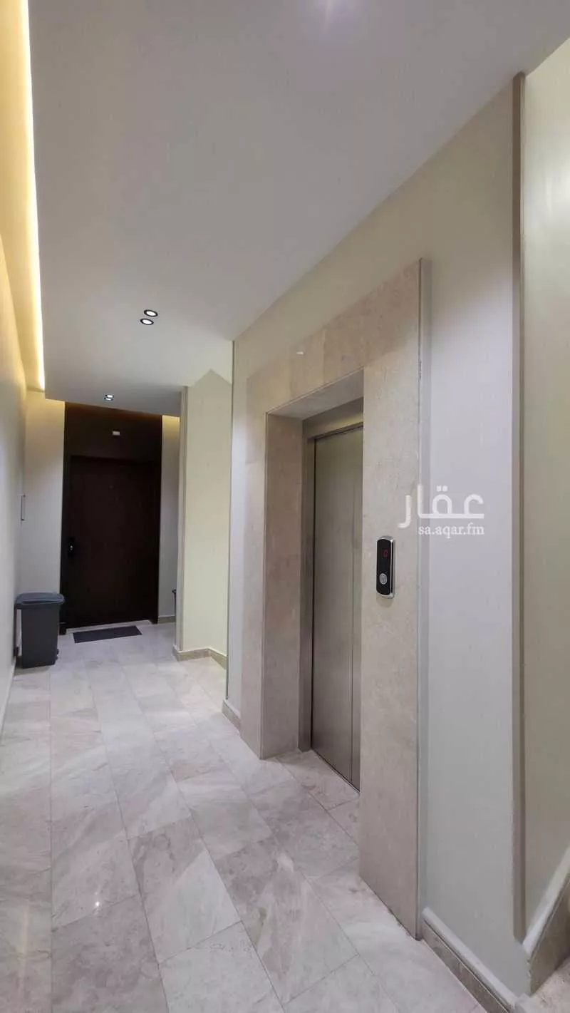عمارة 638 م² في العزيزية 10