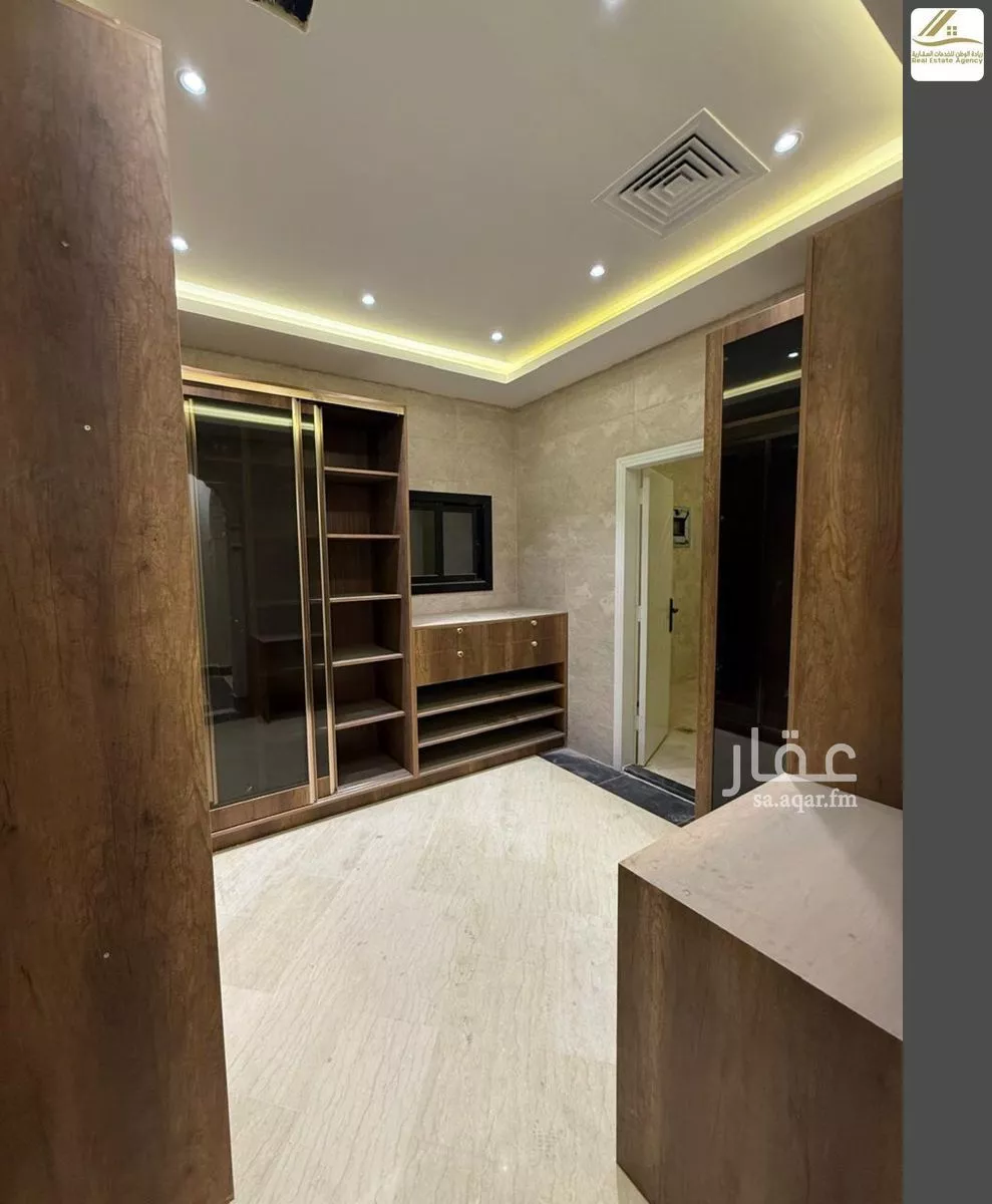 499 sqm building in Al Yaqout 11