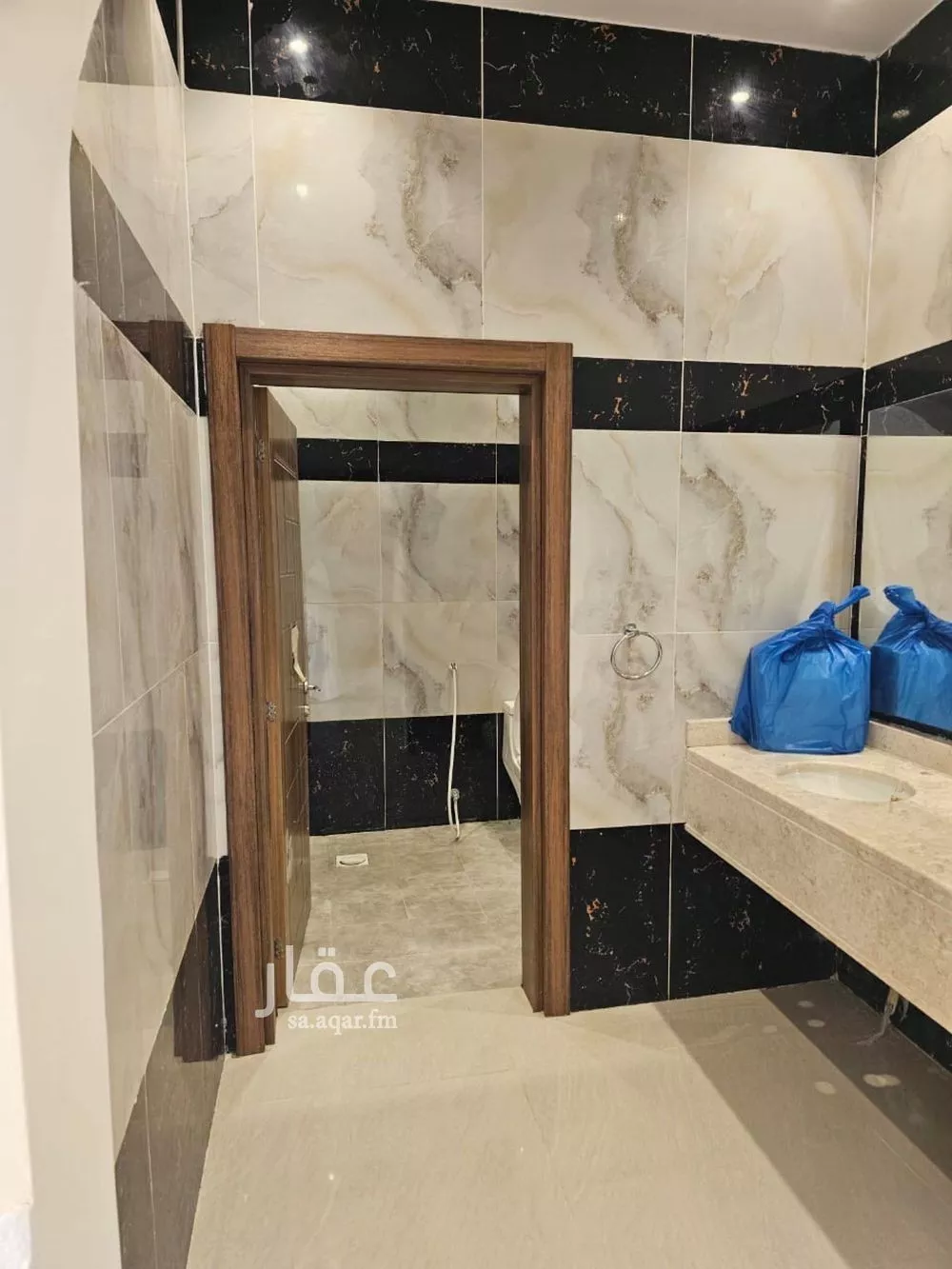 عمارة 769 م² في أبحر الجنوبية 7
