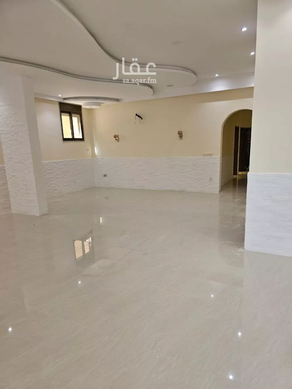 عمارة 769 م² في أبحر الجنوبية 8