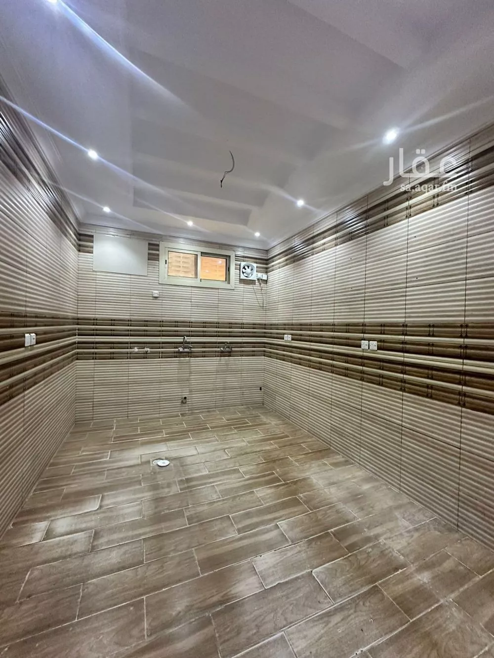 900 sqm building in Al Furusiyah 4