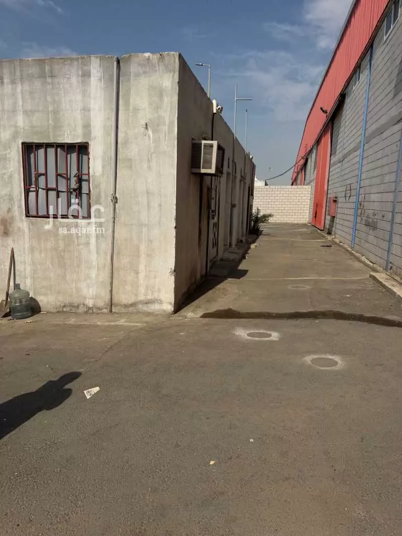 3224 sqm warehouse in Al Wadi 3