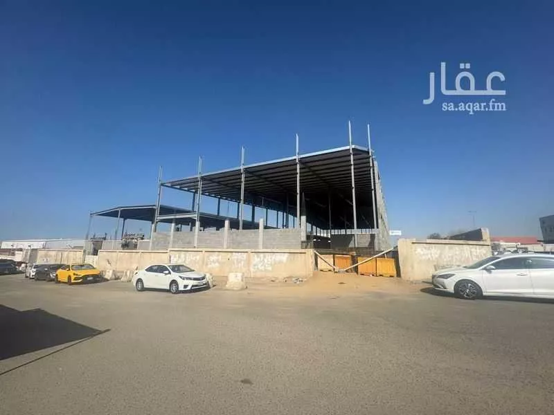 مستودع 17950 م² في النخيل 4