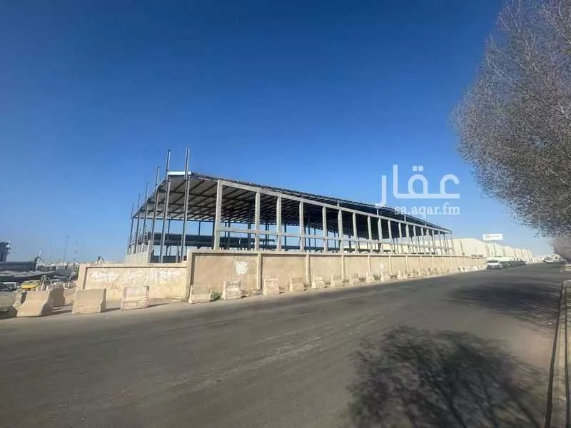مستودع 17950 م² في النخيل 5