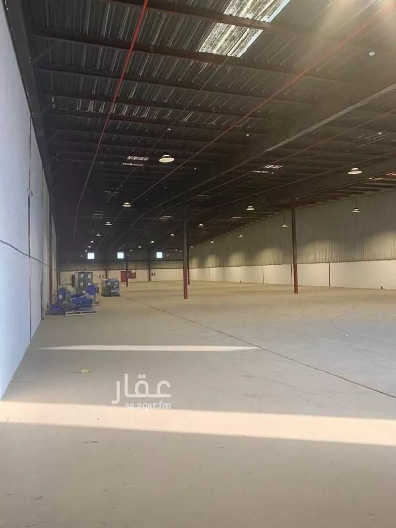مستودع 1600 م² في النخيل 5
