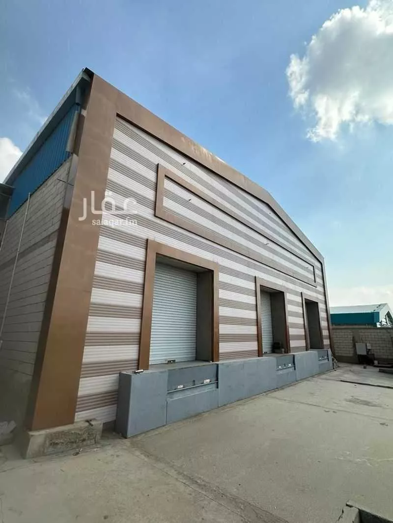 1425 sqm warehouse in Al Nakheel 2
