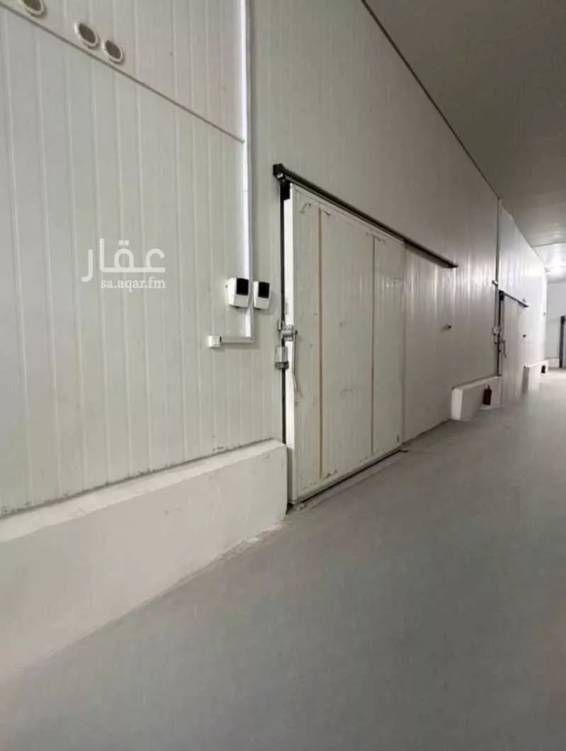 1425 sqm warehouse in Al Nakheel 3