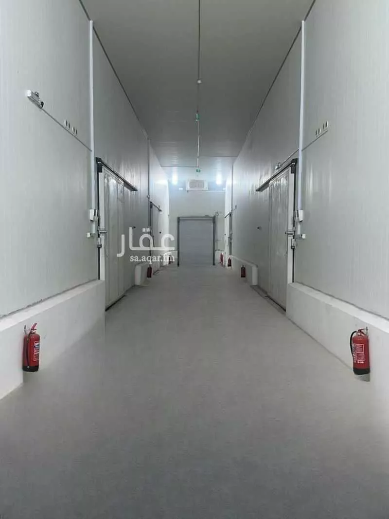 1425 sqm warehouse in Al Nakheel 4