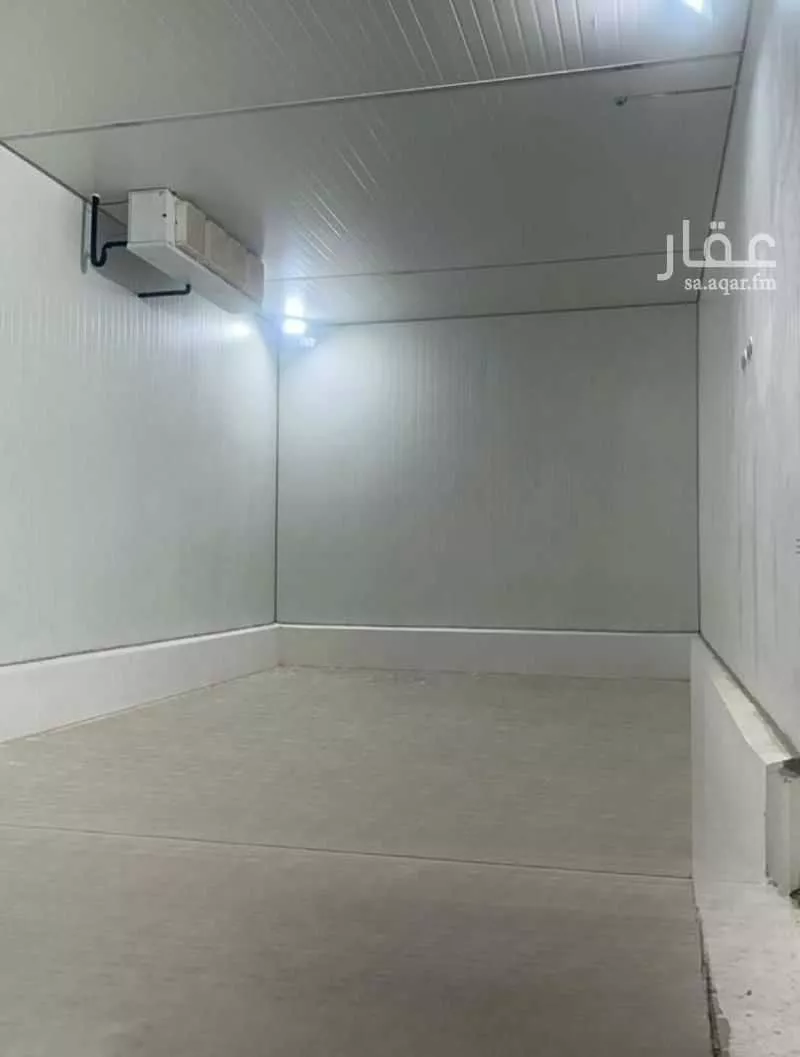 1425 sqm warehouse in Al Nakheel 6
