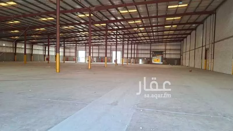 مستودع 28500 م² في الوادي 4