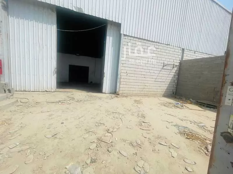 1200 sqm warehouse in Al Muntazahat 3