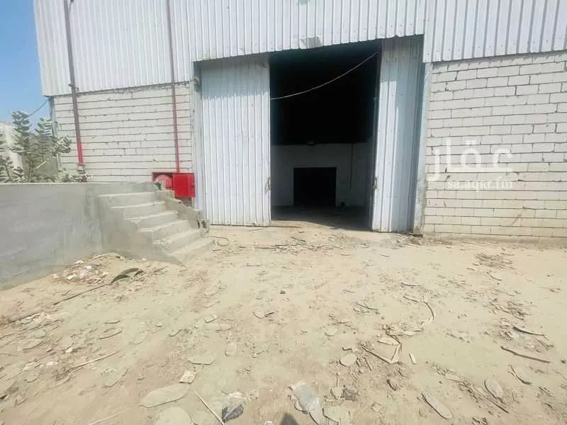 1200 sqm warehouse in Al Muntazahat 4