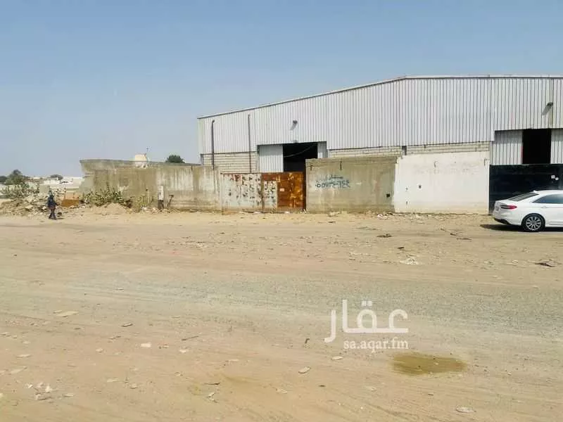 1200 sqm warehouse in Al Muntazahat 5