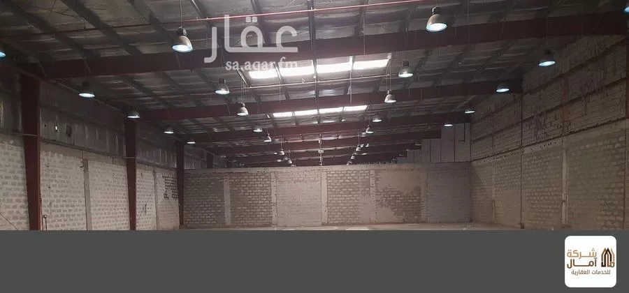 مستودع 700 م² في السرورية 4