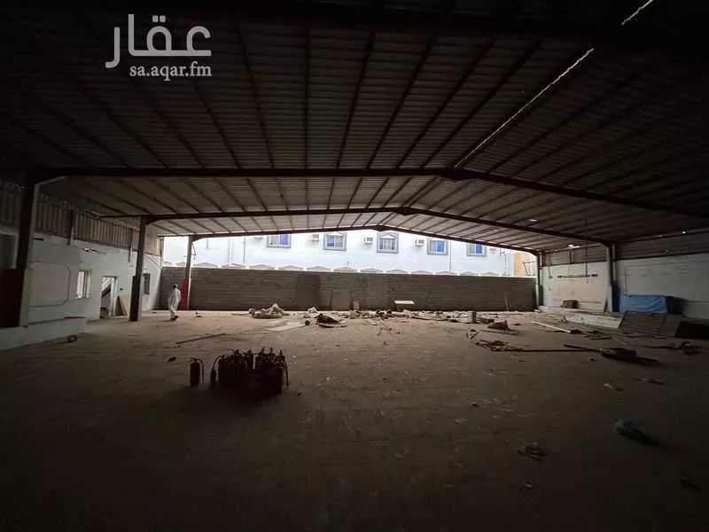 945 sqm warehouse in Abruq Ar Rughamah 4