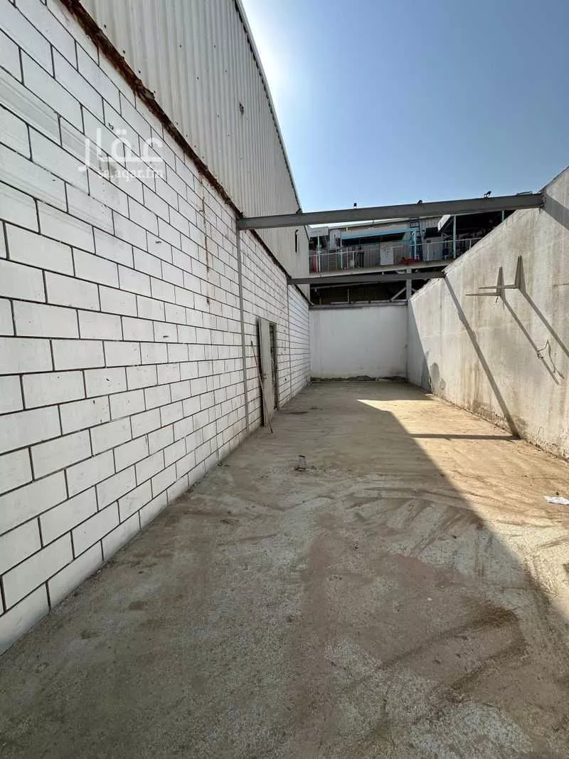1000 sqm warehouse in Al Manar 6