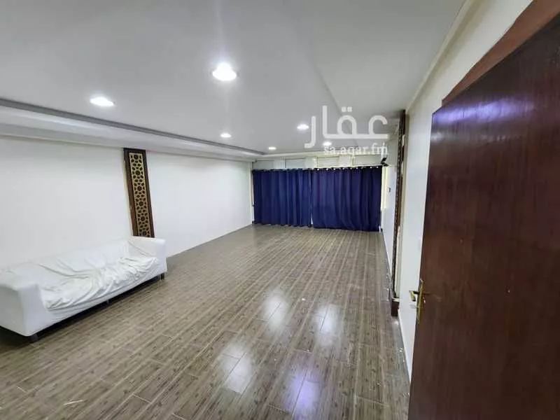 900 sqm building in Al Bashaer 6