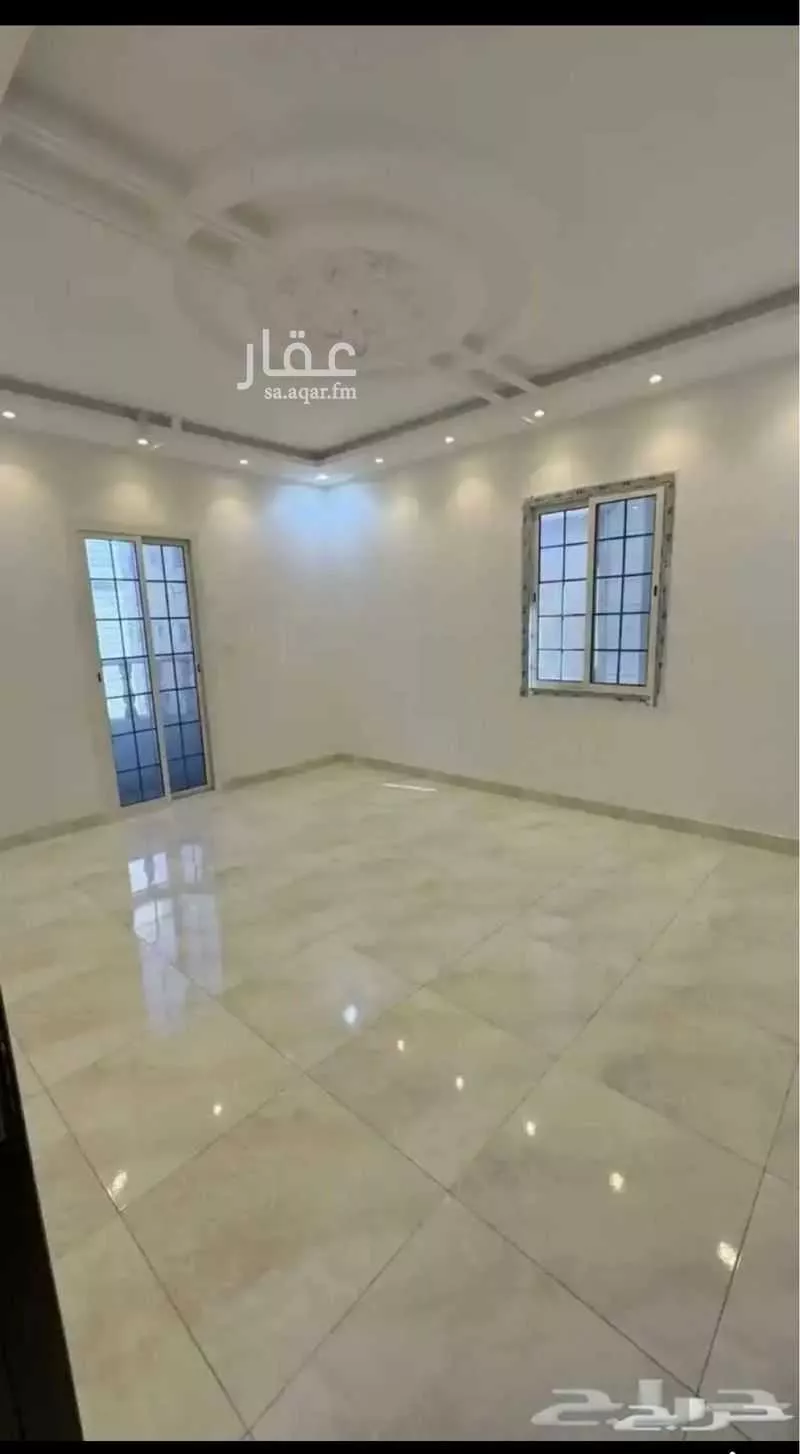 عمارة 690 م² في الريان 8