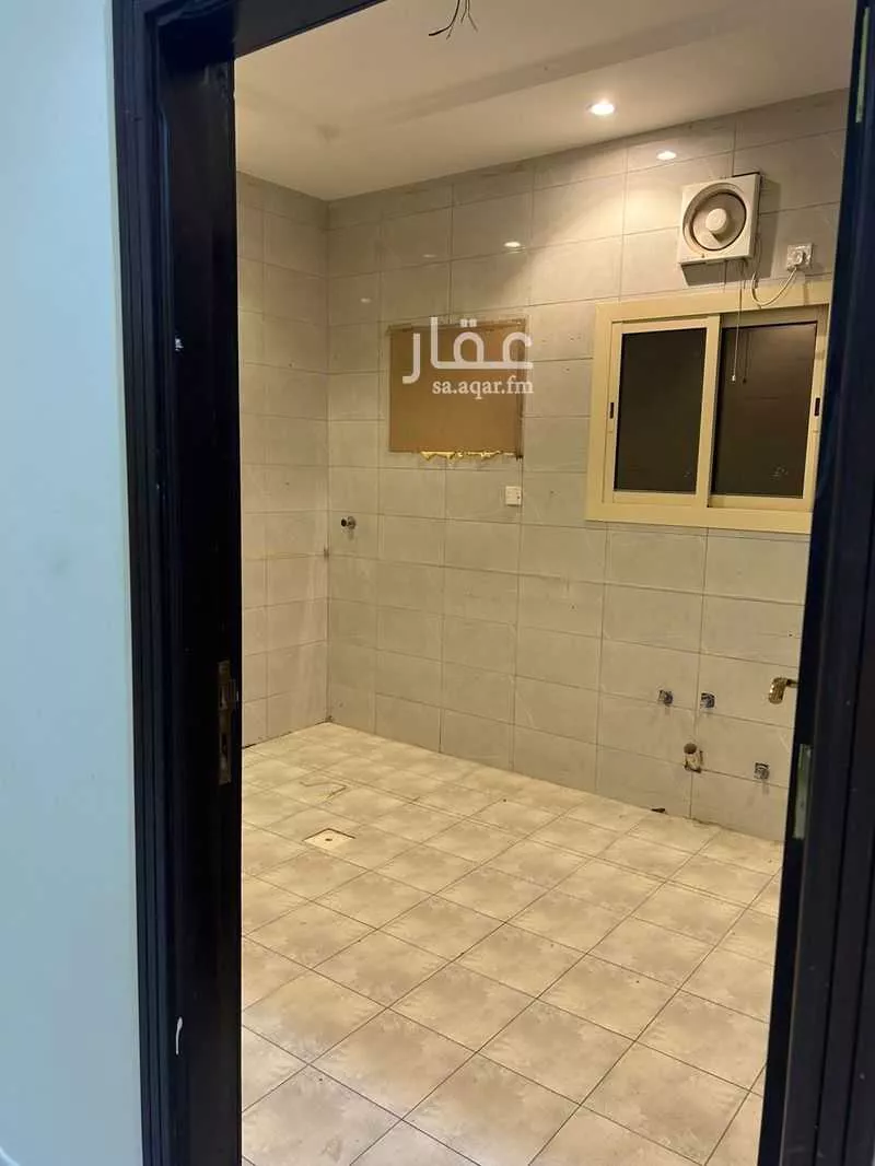 عمارة 793 م² في الريان 4