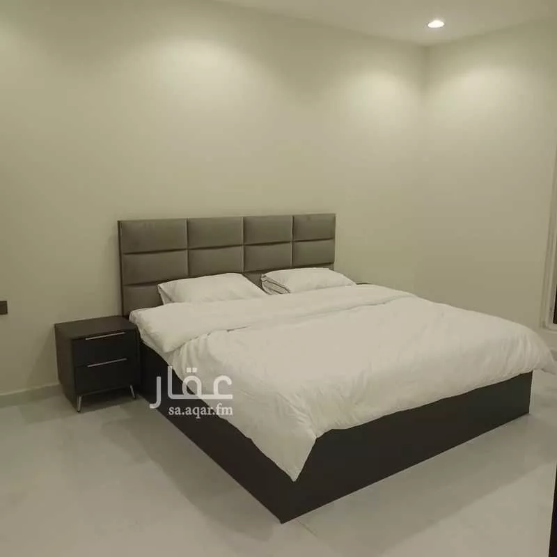 1400 sqm building in Al Falah 4