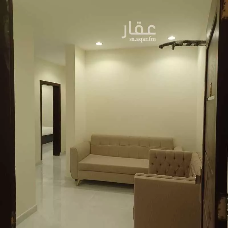 1400 sqm building in Al Falah 5