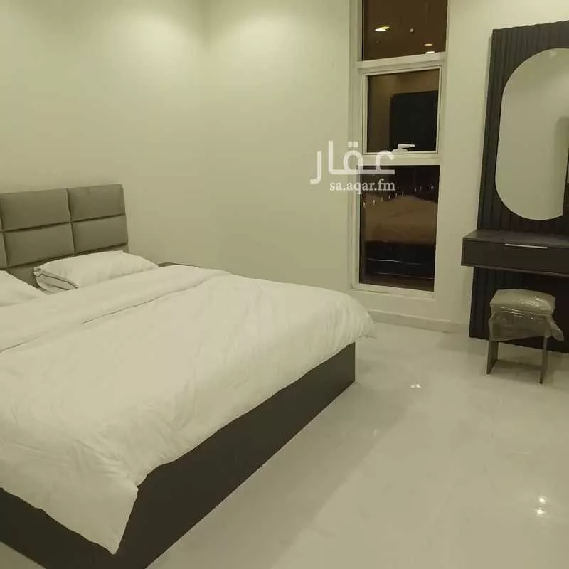 1400 sqm building in Al Falah 7