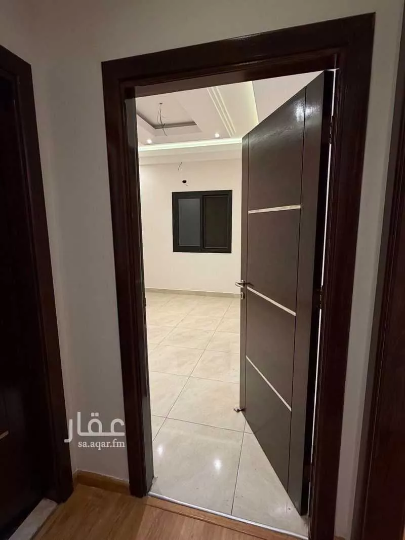 عمارة 440 م² في الروضة 6