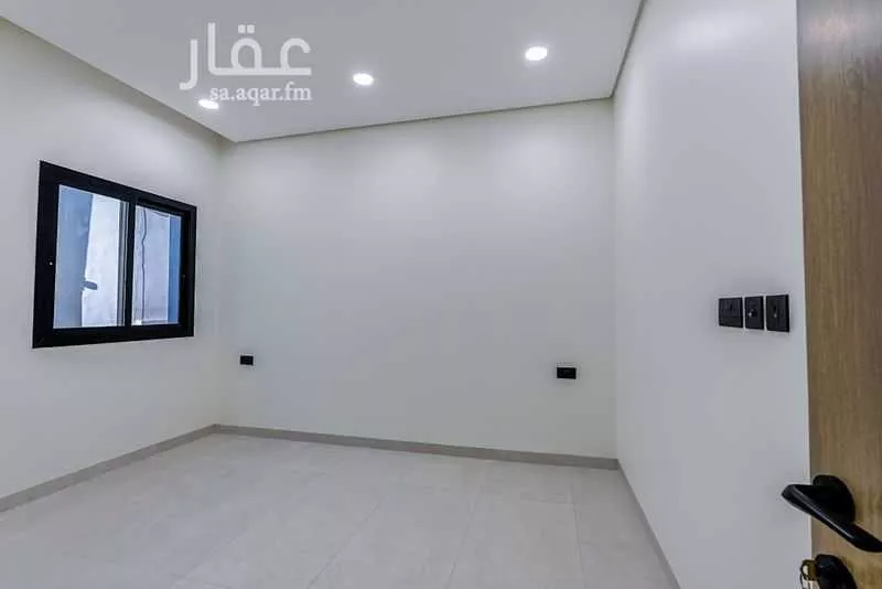 989 sqm building in Al Bawadi 12