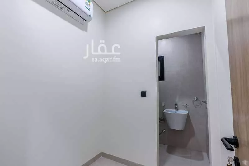 989 sqm building in Al Bawadi 6