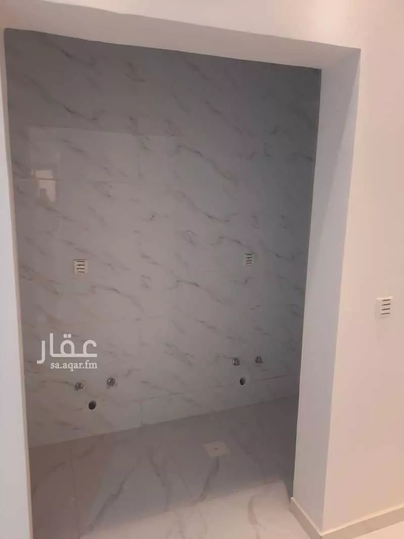 عمارة 750 م² في الصالحية 13
