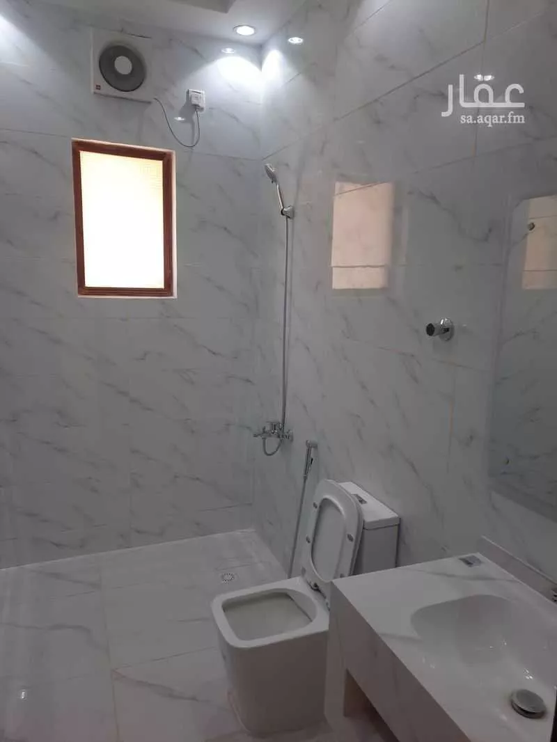 عمارة 750 م² في الصالحية 18