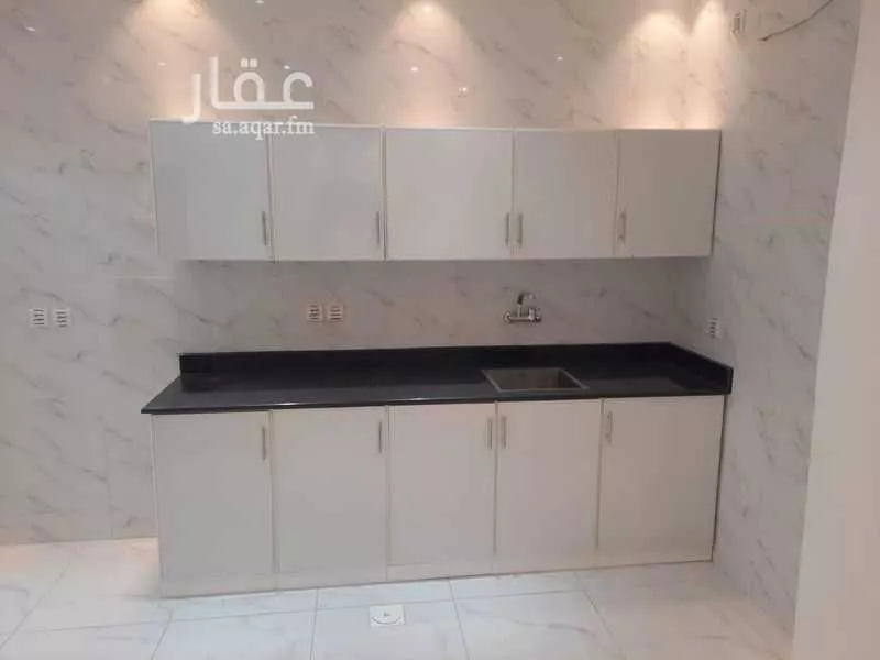 عمارة 750 م² في الصالحية 10