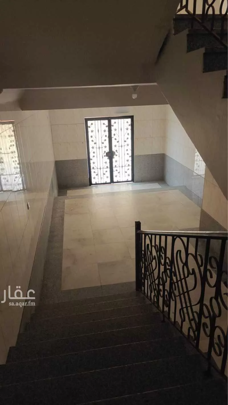 1000 sqm building in Al Manarat 2
