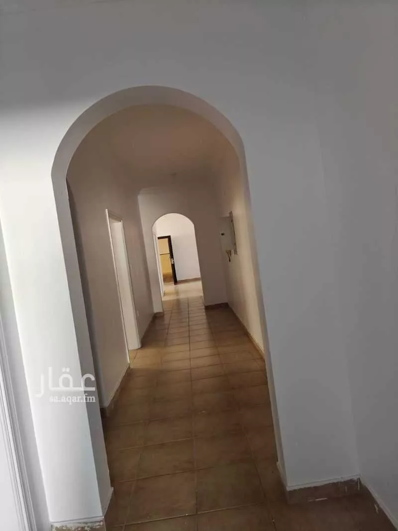 1000 sqm building in Al Manarat 4