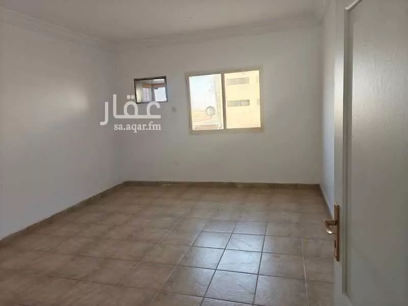 1000 sqm building in Al Manarat 6