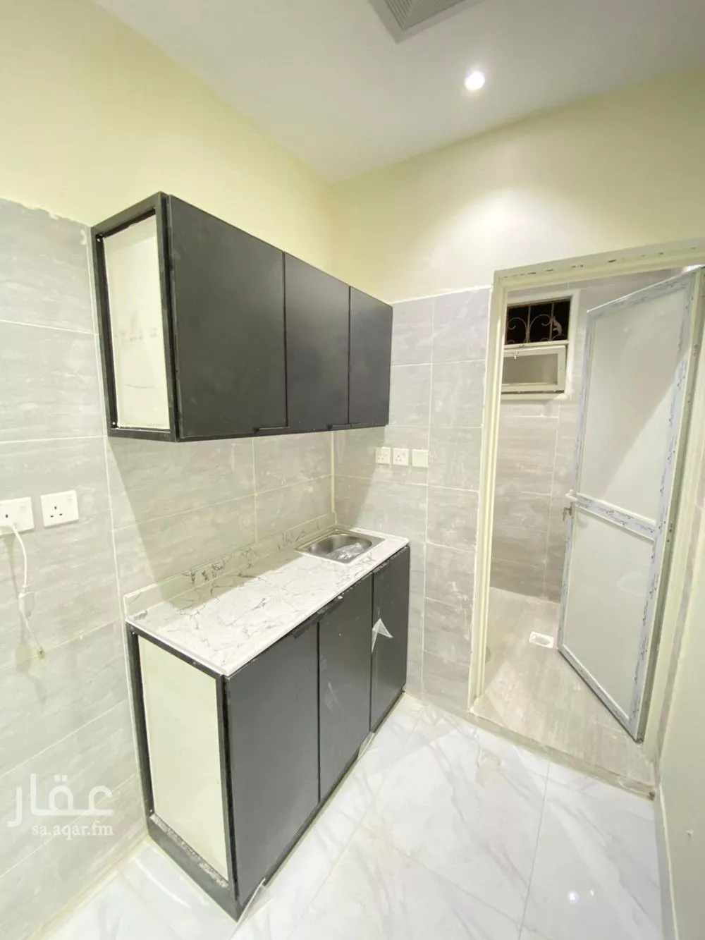 1 bedroom apartment in As Suwaidi Al Gharabi 3