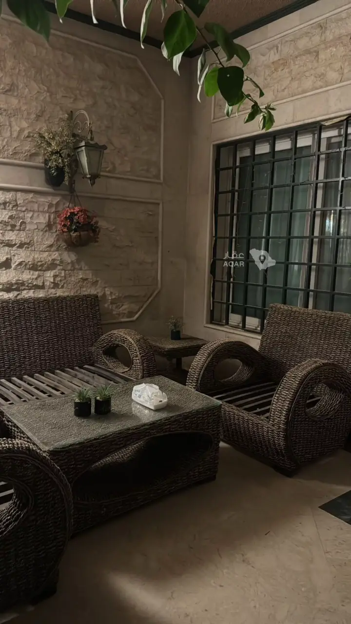 3 bedroom villa in King Fahd, Riyadh 5