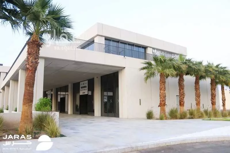 محل 208 م² في الجامعة 2