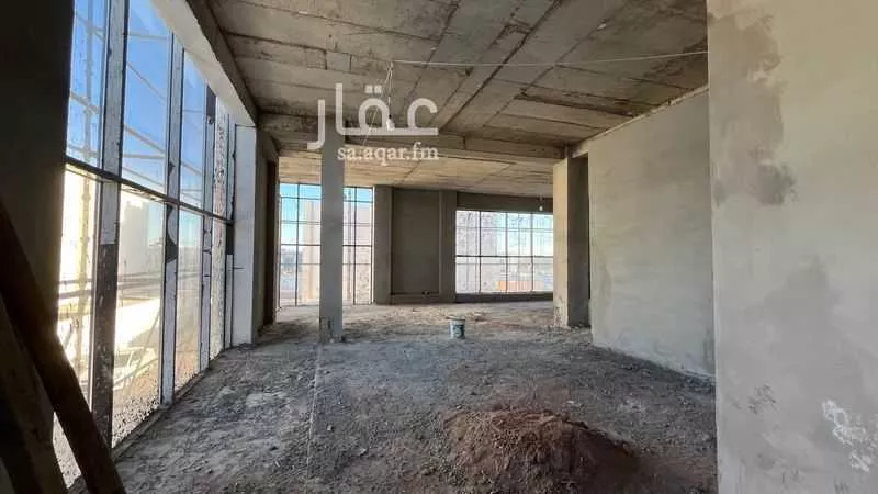 محل 1349 م² في العهن 5