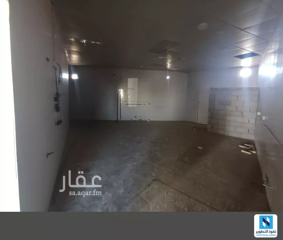 100 sqm shop in King Fahd 5
