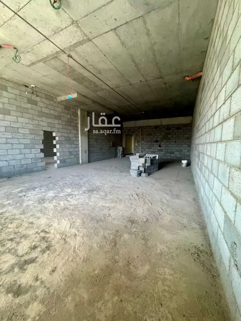 محل 737 م² في الدفاع 6