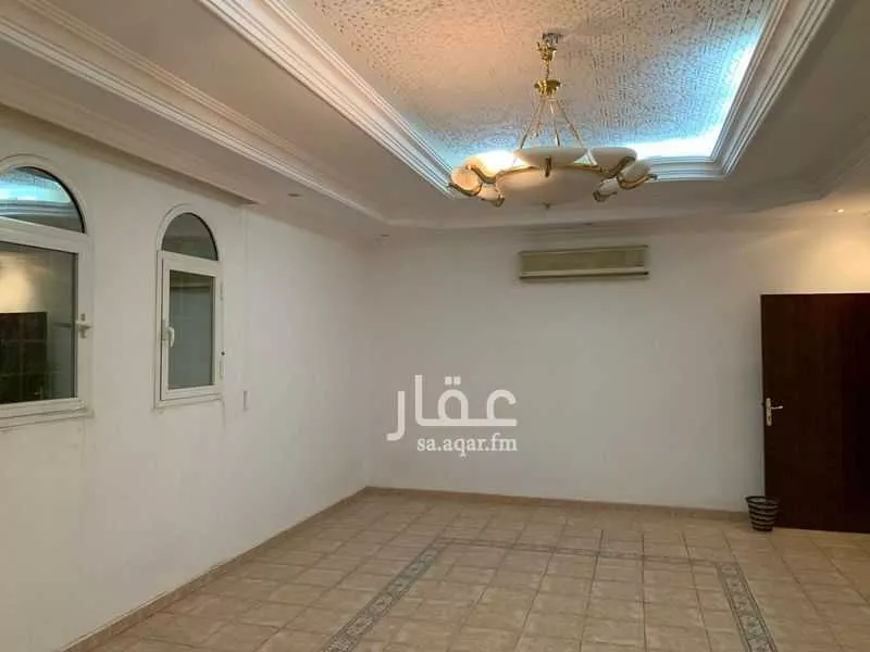عمارة 574 م² في الدفاع 4