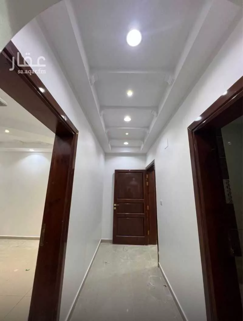 عمارة 500 م² في العزيزية 8