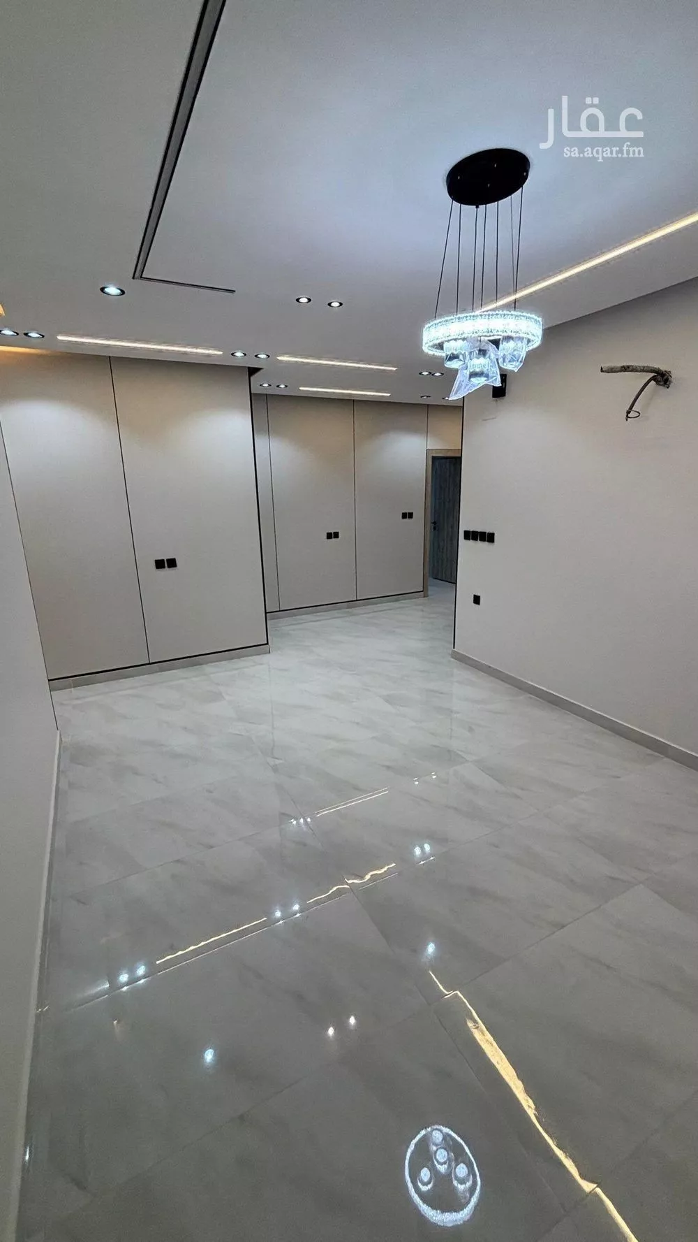 عمارة 309 م² في الدفاع 6