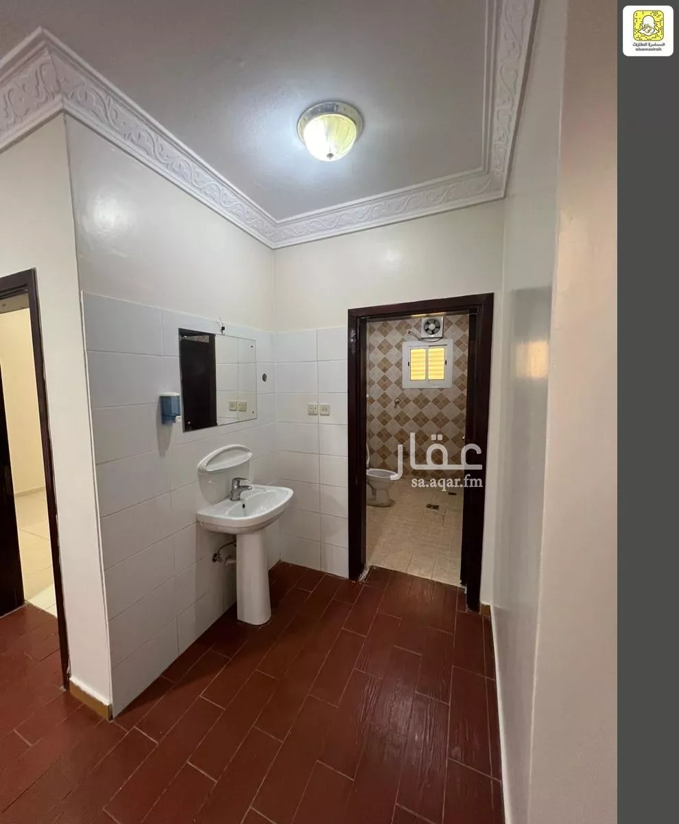 عمارة 650 م² في شظاة 12