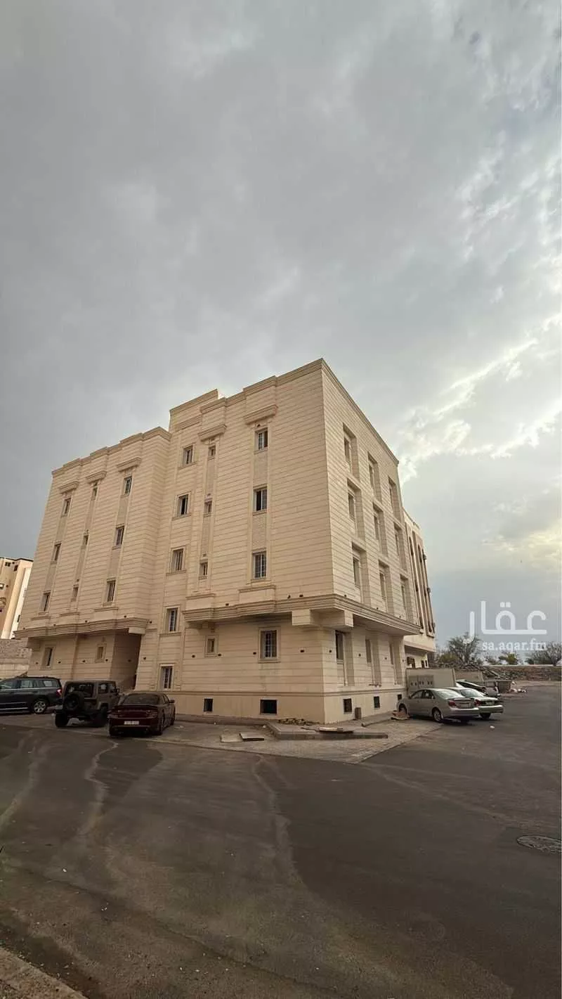 512 sqm building in Al Dhahirah 2