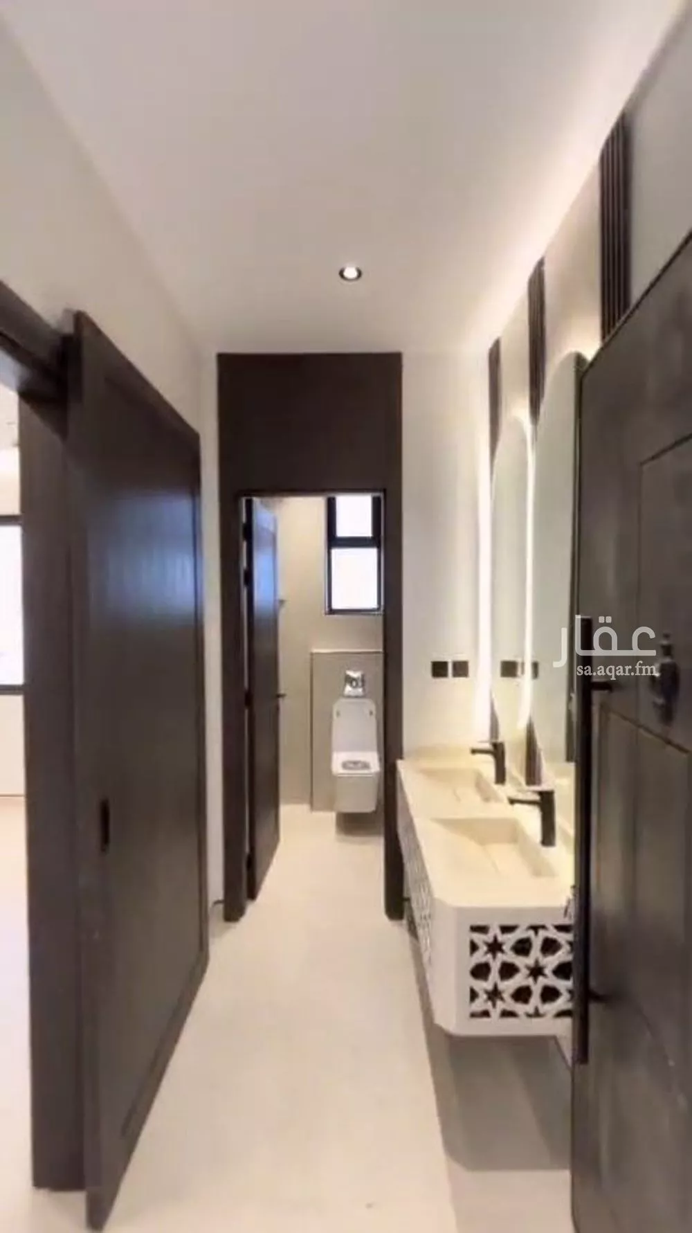 عمارة 587 م² في مذينب 4